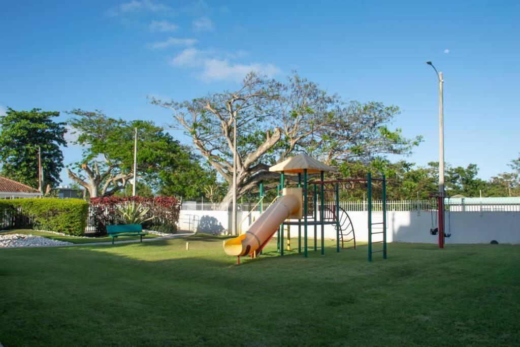 Vistas Apartment @ Puerto Nuevo Beach Vega Baja Zewnętrze zdjęcie